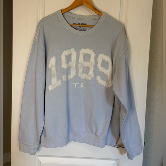 Taylor Swift 1989 Light Blue Crewneck Sweatshirt Size XL - Picture 6 of 9